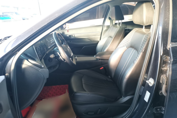 现代 索纳塔 2020款 270TGDi DCT GLS精英版中控内饰19