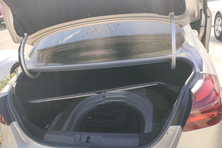 吉利汽车 帝豪 2018款 1.5L CVT向上互联版机舱底盘23