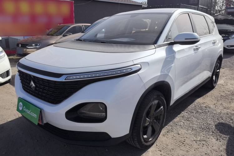 宝骏RM-5 2019款 1.5T 手动24小时在线精英型 6座车身外观1