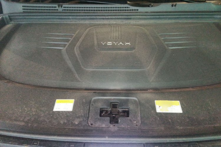 岚图汽车 岚图梦想家 2025款 PHEV 四驱旗舰乾崑版局部细节24