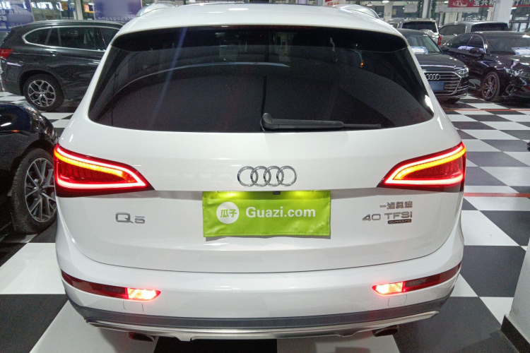 奥迪Q5 2018款 典藏版 40 TFSI 技术型车身外观6