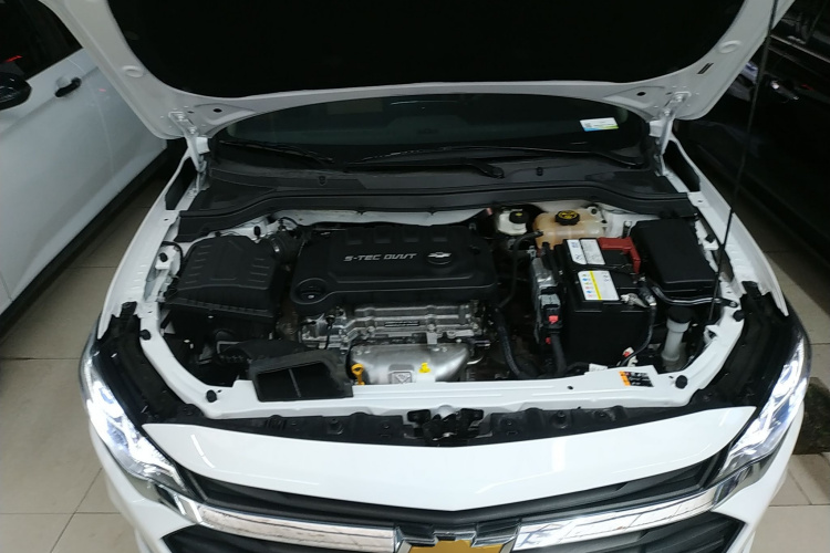 雪佛兰 科鲁泽 2022款 320 自动悦享天窗版机舱底盘24