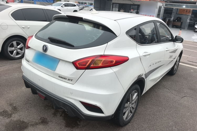 长安 逸动 2016款 XT 1.6L 手动俊酷型车身外观7