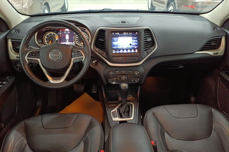 Jeep 自由光 2016款 2.0L 优越版中控内饰7002