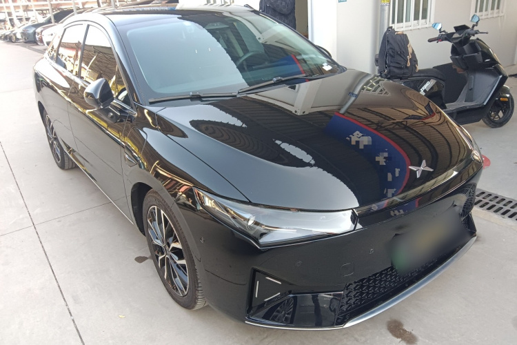 小鹏P5 2021款 550E车身外观3