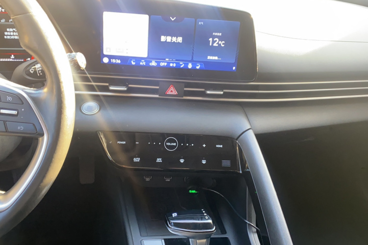 现代 伊兰特 2021款 1.5L CVT LUX尊贵版局部细节16