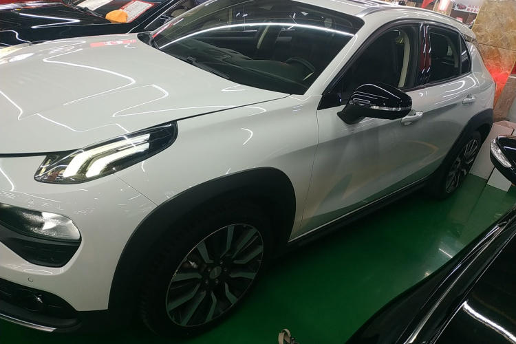 领克02 2019款 高能版 2.0T 自动两驱劲Pro版 国VI车身外观4