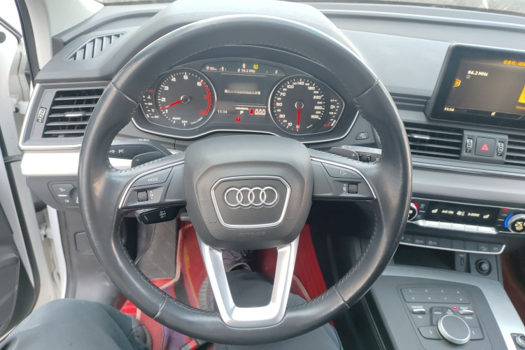 奥迪Q5L 2020款 40 TFSI 荣享进取型中控内饰13