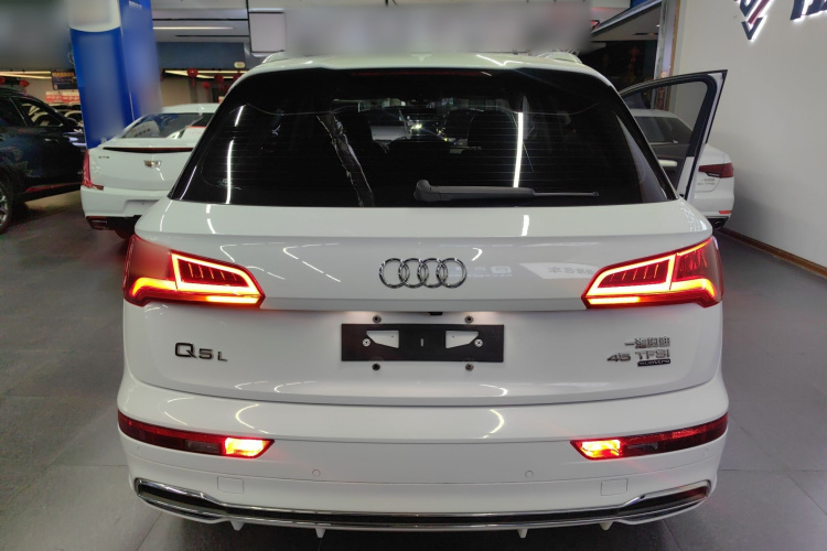 奥迪Q5L 2018款 40 TFSI 荣享时尚型 国VI车身外观6004