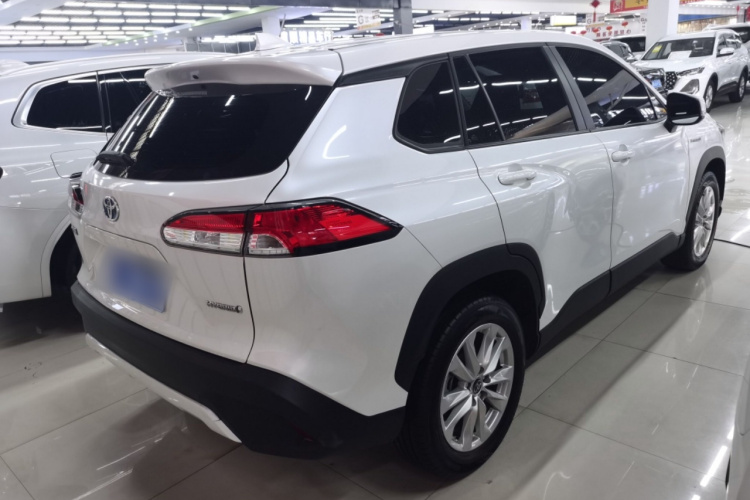 丰田 卡罗拉锐放 2023款 双擎 2.0L 先锋版车身外观7