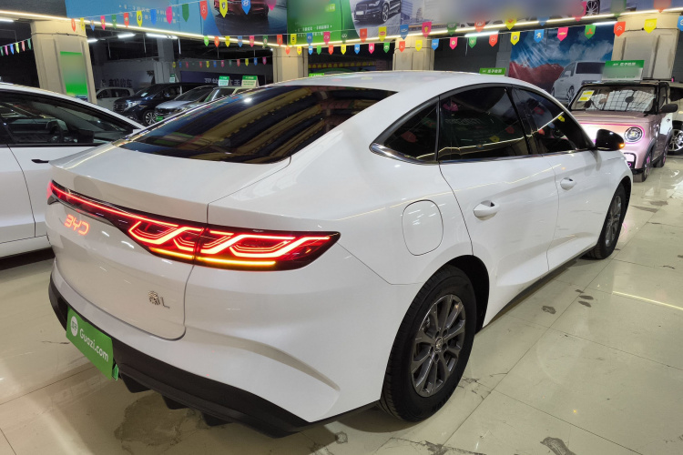 比亚迪 秦L 2024款 DM-i 80KM领先型车身外观7