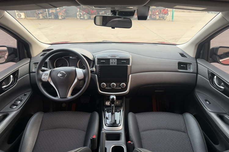日产 骐达TIIDA 2016款 1.6L CVT智行版中控内饰7001