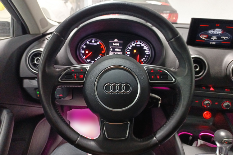 奥迪A3 2015款 Sportback 35 TFSI 百万纪念智领型中控内饰13