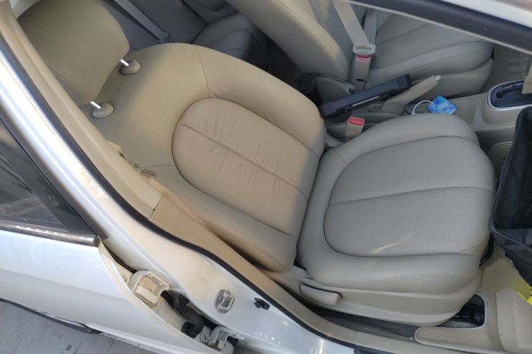 日产 轩逸 2012款 经典 1.6XL 自动豪华版局部细节41