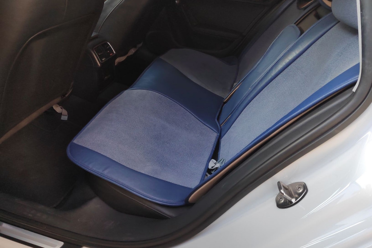 奥迪A4L 2015款 35 TFSI 自动舒适型中控内饰21