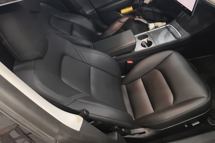 特斯拉 Model 3 2022款 后轮驱动版局部细节41