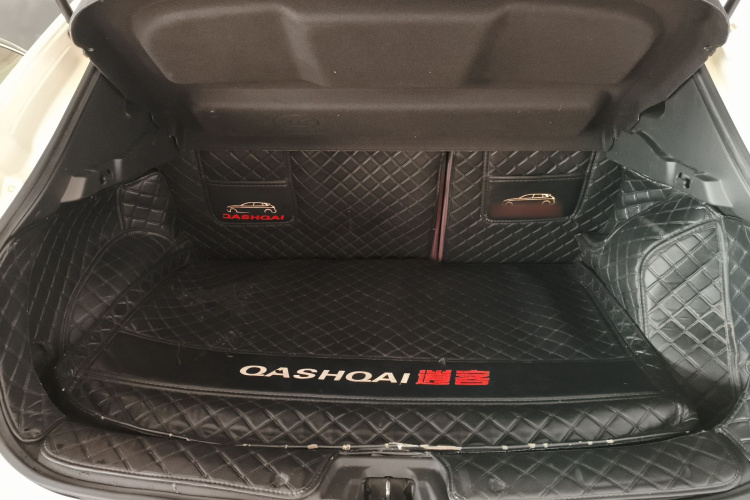 日产 逍客 2019款 2.0L CVT智享版机舱底盘23