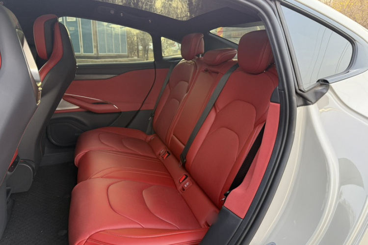 小米汽车 小米SU7 2024款 四驱超长续航高阶智驾Max版中控内饰7002