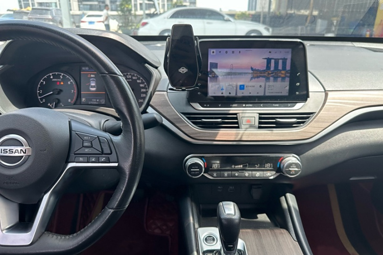 日产 天籁 2021款 2.0L XL 舒适版中控内饰7006