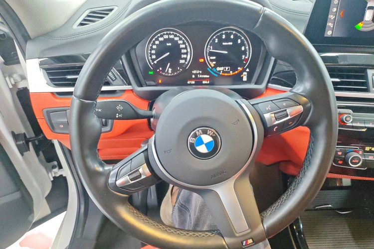 宝马X2 2022款 sDrive25i M运动套装局部细节13