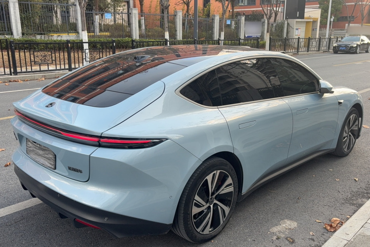 蔚来ET5 2022款 75kWh车身外观6004