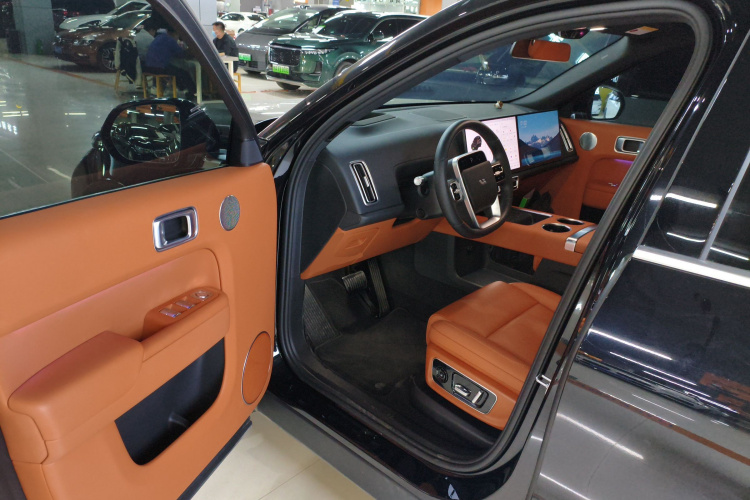 理想汽车 理想L8 2024款 Max中控内饰7003