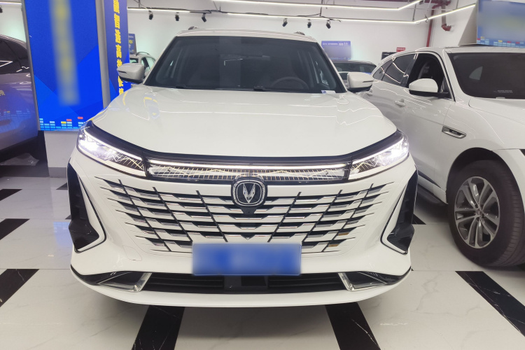 长安CS75 PLUS 2023款 第三代 1.5T 自动尊贵型车身外观2