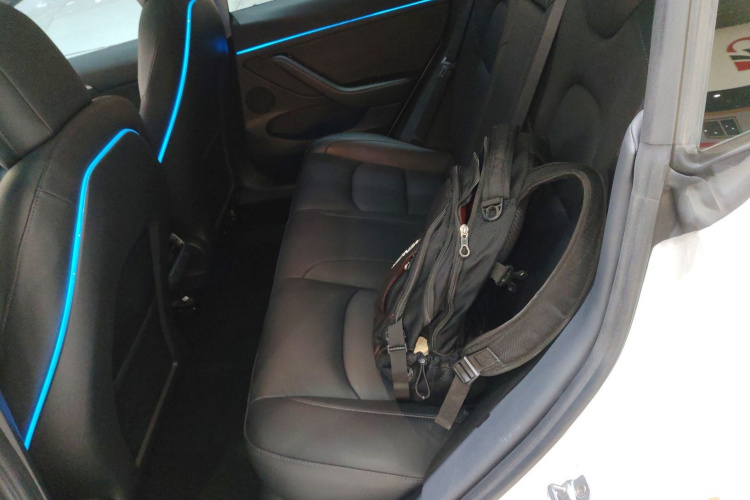 特斯拉 Model 3 2021款 标准续航后驱升级版中控内饰21