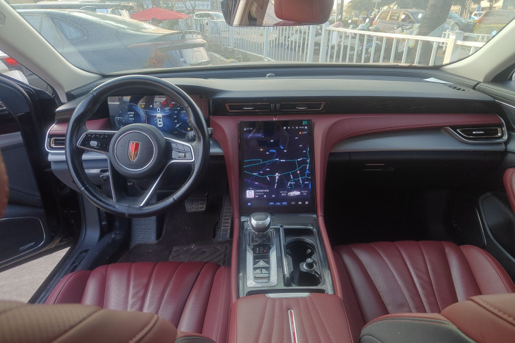 红旗H5 2024款 2.0T 自动智联旗畅版中控内饰7002