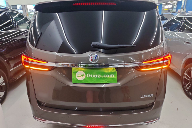 别克GL8 2023款 改款 陆上公务舱 豪华型车身外观6