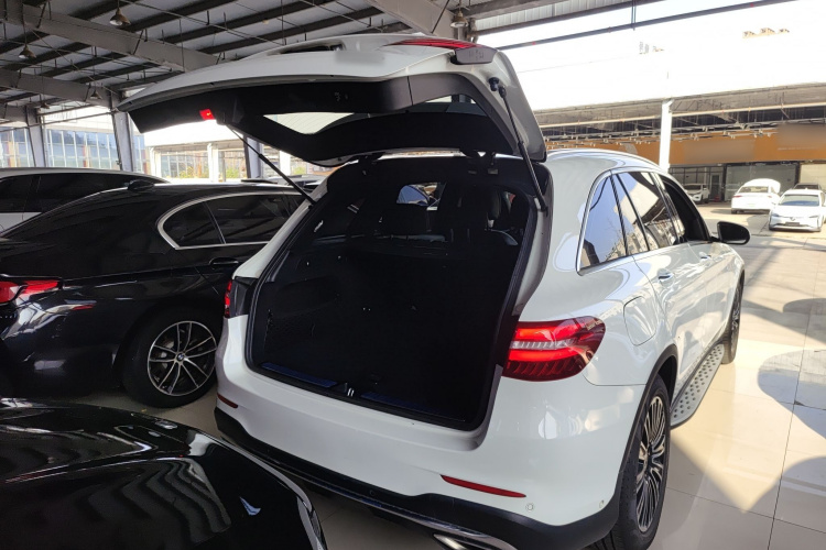 奔驰GLC 2018款 改款 GLC 260 4MATIC 动感型机舱底盘23