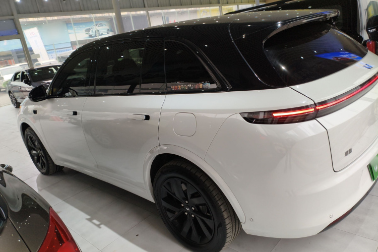 理想汽车 理想L7 2023款 Air车身外观4