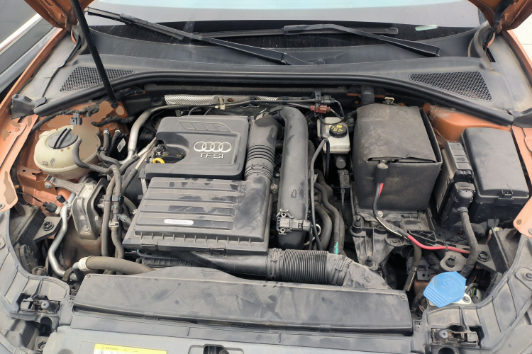 奥迪A3 2014款 Sportback 35 TFSI 自动舒适型机舱底盘24