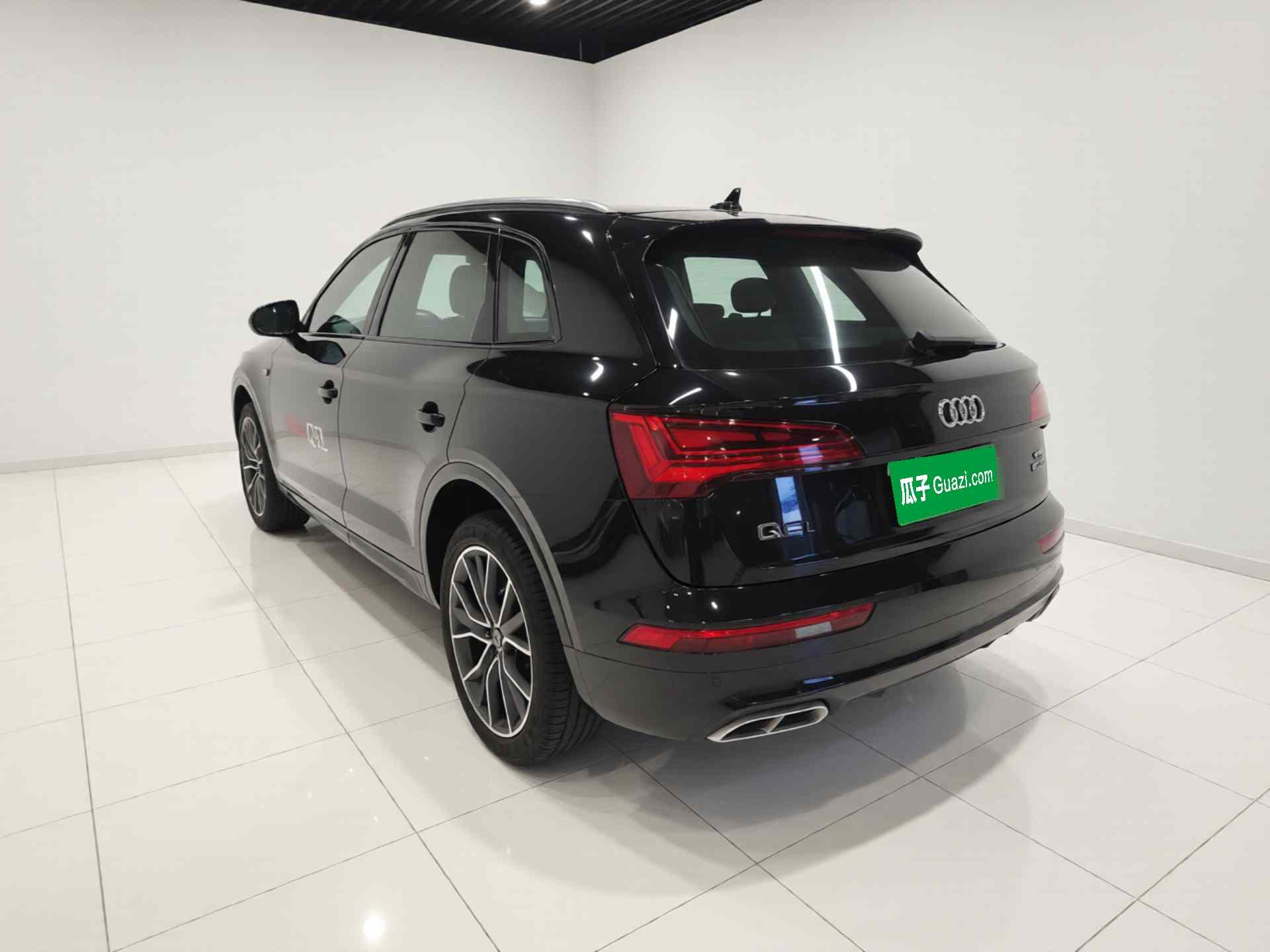 奥迪Q5L 2025款 45周年典藏版 45 TFSI 豪华动感型(3)