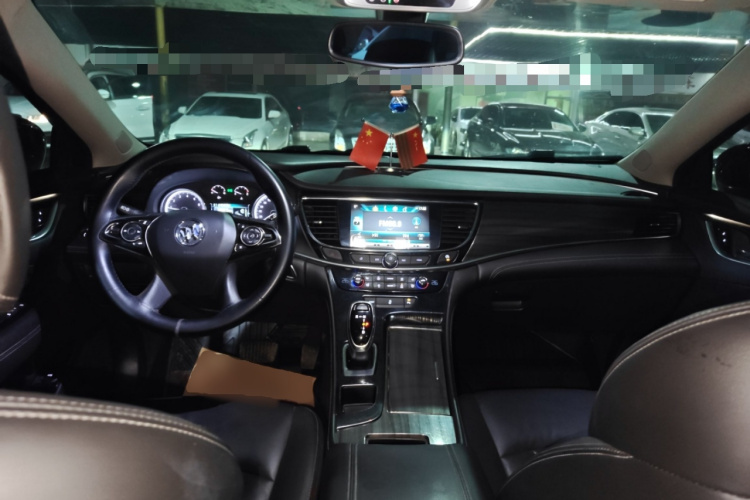 别克 君越 2018款 20T 精英型中控内饰12