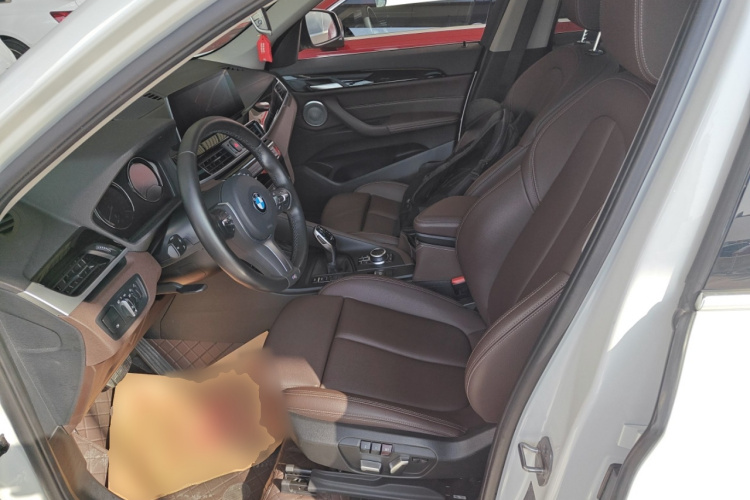 宝马X1 2021款 改款 sDrive25Li 领先型中控内饰19