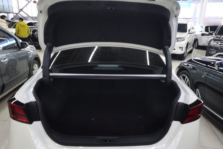 日产 天籁 2021款 2.0L XL Upper AD1 智行领航版机舱底盘23