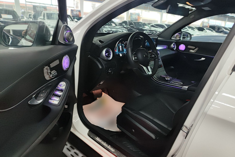 奔驰GLC轿跑 2022款 改款 GLC 300 4MATIC 轿跑SUV中控内饰7003