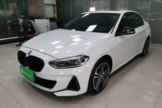 宝马1系 2022款 125i M运动曜夜版