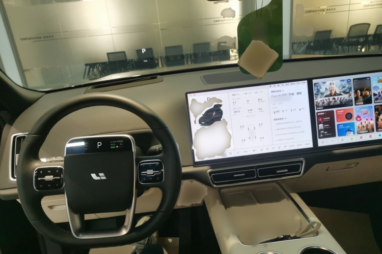 理想汽车 理想L9 2025款 Ultra 智能焕新版中控内饰7002