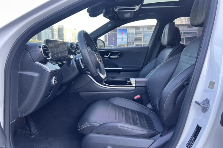 奔驰C级 2022款 改款 C 200 L 运动版中控内饰7006