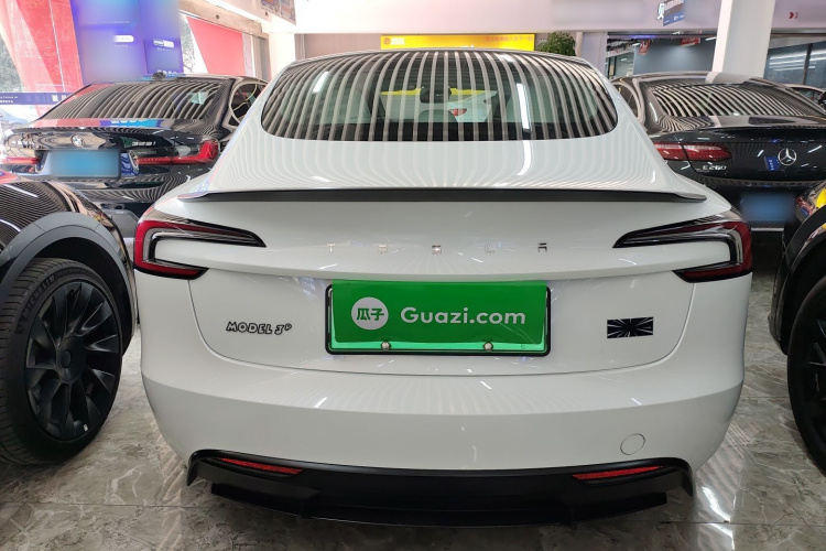 特斯拉 Model 3 2024款 高性能全轮驱动版车身外观6