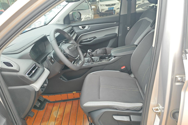 五菱汽车 五菱凯捷 2020款 1.5T 手动精英型中控内饰19