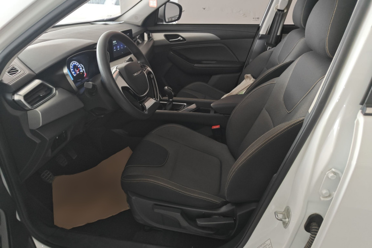 北京汽车 北京X3 2021款 1.5T 手动荣耀版中控内饰19