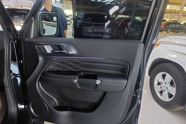 坦克300 2021款 越野版 2.0T 征服者中控内饰7005