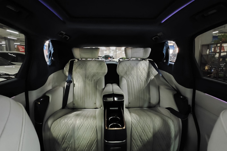 别克GL8 2020款 Avenir艾维亚 四座尊礼版中控内饰7006