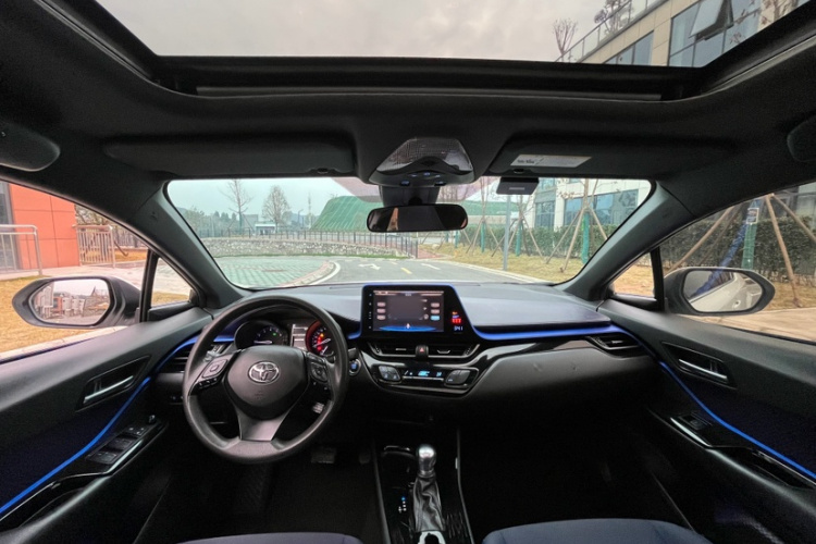 丰田C-HR 2018款 2.0L 领先天窗版 国V中控内饰7003