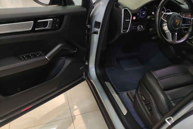 保时捷 Cayenne新能源 2021款 Cayenne E-Hybrid 2.0T中控内饰20