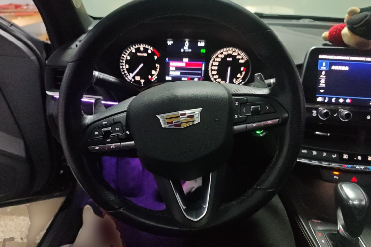 凯迪拉克CT4 2021款 28T 尊贵型中控内饰13