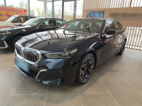 宝马5系 2025款 530Li 领先型 M运动套装